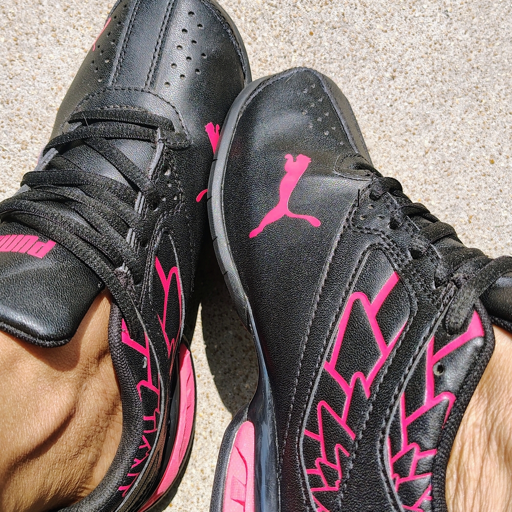 Women's PUMA, Black/Pink Athletic Shoes, Sz 6.5